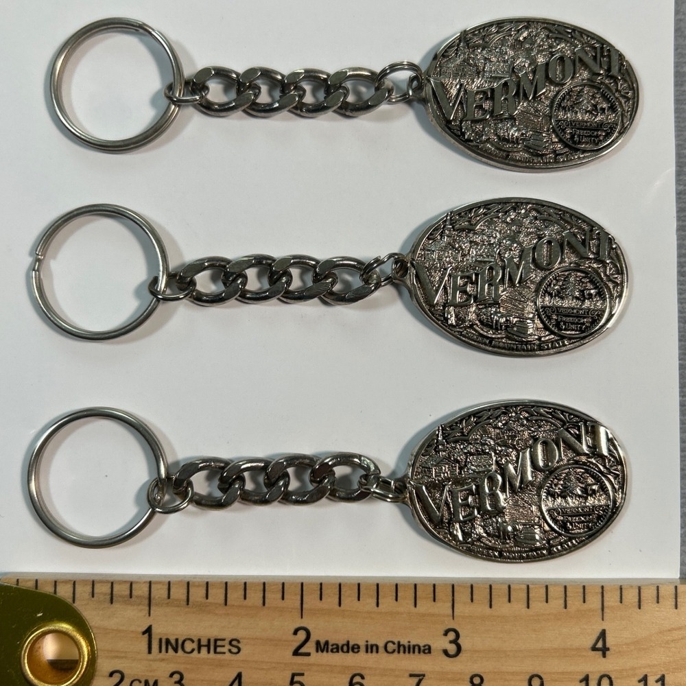 Vermont Keychain Silver Tone Oval Key Ring State Mountain Emblem Auto Retro Y2K
